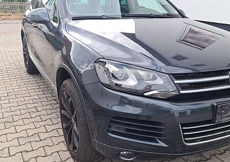 VW Touareg Volkswagen 3.0 V6 TDI Tiptr Exclusive BMT Terra...