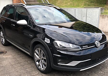 VW Golf Volkswagen 2.0 TDI DSG 4MOTION Alltrack Dynaudio Pano