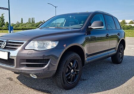 VW Touareg Volkswagen 3.0 V6 TDI Tiptronic -