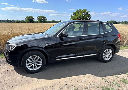BMW X3 xDrive20d Automatik - Leder -AHK -Scheckh