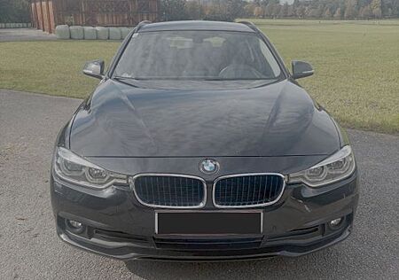 BMW 320d xDrive Touring Advantage Advantage
