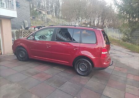 VW Touran Volkswagen 1.4 TSI Conceptline Conceptline