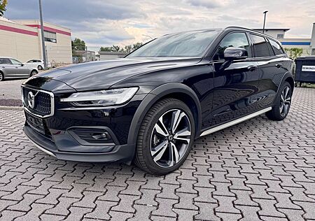 Volvo V60 B4 Cross Country Pro AWD