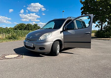 Toyota Yaris -Verso 1.3