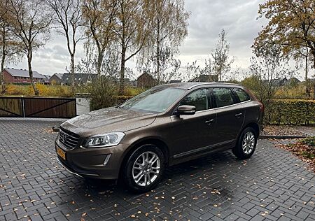 Volvo XC 60 XC60 Summum 2WD AHK Leder Navi !