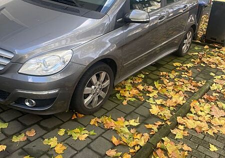 Mercedes-Benz B 170 -