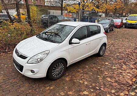 Hyundai i20 1.2 UEFA EURO 2012 Edition Tüv 06.27