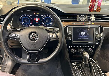 VW Passat Volkswagen 2.0 TDI SCR 176kW DSG 4MOTION Highlin...