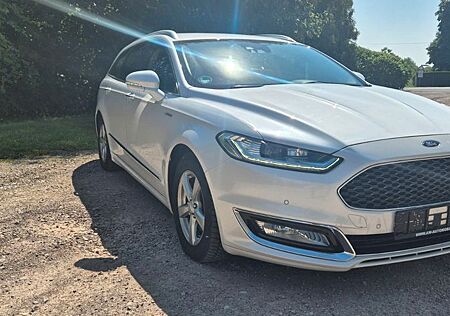 Ford Mondeo 2,0 TDCi 132kW Vignale Turn. PS. Allr...