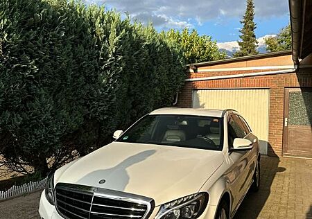 Mercedes-Benz C 180 C180 CGI Avantgarde Automatik 156 PS Bj. 2015