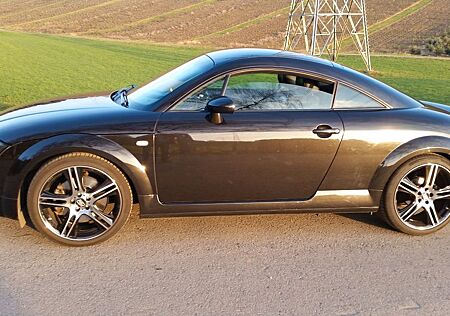 Audi TT Coupe 1.8T -