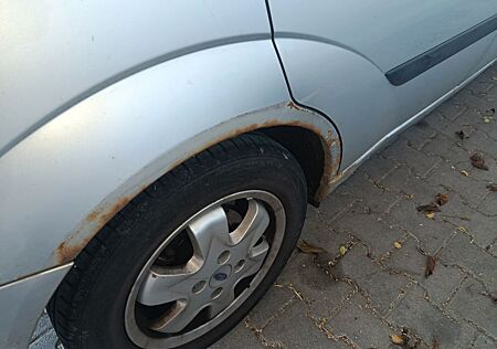 Ford Focus 1.6 -