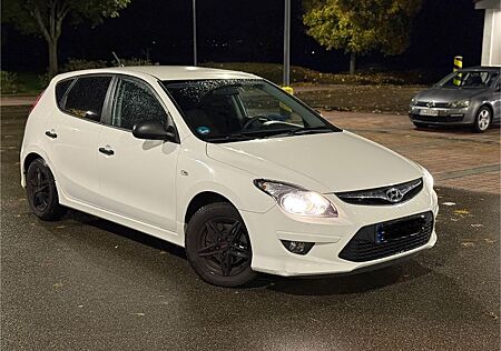 Hyundai i30 1.4 Klima Euro5 TÜV 04-2027