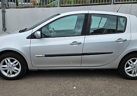 Renault Clio Initiale 1.6 16V ESP 82kW Initiale