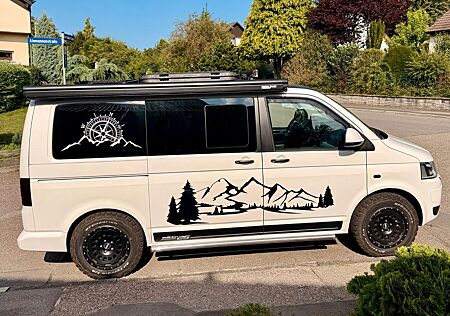 VW T5 Multivan Volkswagen Allrad mit Camperausbau und Anhänger
