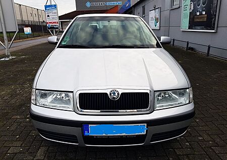 Skoda Octavia 2.0 Elegance 1 Hand Automatik TÜV 04/26