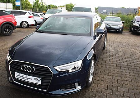 Audi A3 30 TFSI sport Navigation SHZ PDC Bluetooth