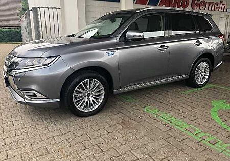 Mitsubishi Outlander PHEV PLUS mit FA-Paket 2.4