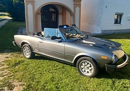 Fiat 124 Spider