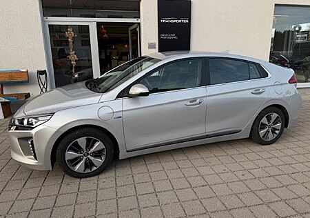 Hyundai Ioniq 1.6 A/T Style Plug-In Hybrid