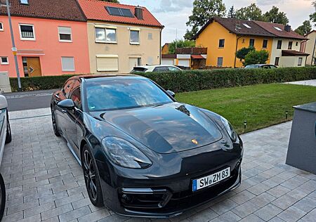 Porsche Panamera Turbo S Executive Vollausstattung !!