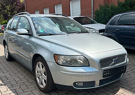 Volvo V50 Kombi 2.4 Momentum Automatik