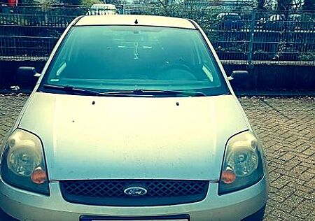 Ford Fiesta 1,3 51kW 007 Edition 007