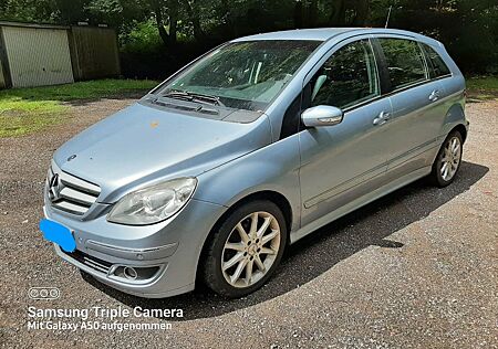 Mercedes-Benz B 200 -