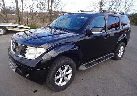Nissan Pathfinder 2.5 dCi SE 7 Sitzer Automatik