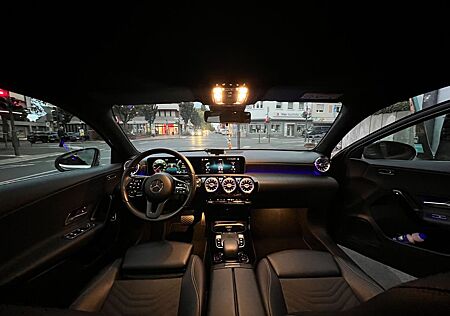 Mercedes-Benz A 180 d DCT -