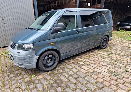 VW T5 Transporter Volkswagen /Caravelle 2.5TDI