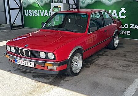 BMW 325