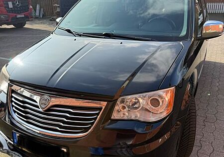 Lancia Voyager 2.8 MultiJet 16v Platinum Automatik ...