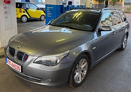 BMW 530D TOURING AUT*XEN*NAV*SHZ*PANO*PDC*LM17*HU27*