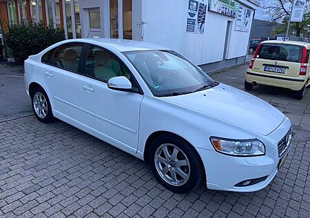 Volvo S40 Lim. D2 Business Pro Edition TÜV/INSP. NEU