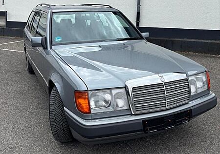 Mercedes-Benz E 200 TE S124 AHK TÜV Schiebedach