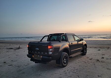 Ford Ranger Black Limited 3,2 L