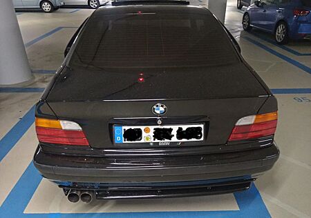 BMW 318iS Coupe