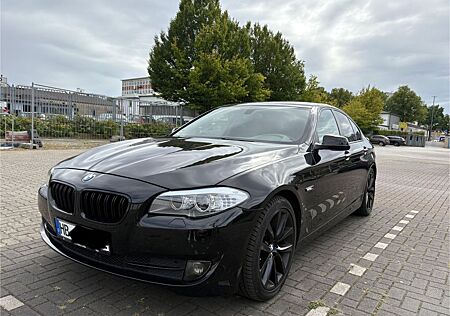 BMW 520i - Vollleder, Navi
