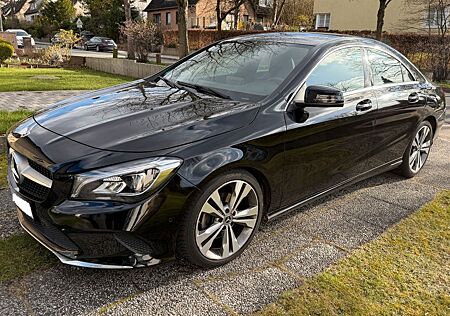 Mercedes-Benz CLA 200 d DCT - URBAN LED KEYLESS CARPLAY