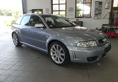 Audi RS4 2.7 quattro 1 Hand Scheckheft bei