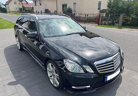 Mercedes-Benz E 350 T AVANTGARDE AMG Bi-Xenon DVD ILS Pano AHK