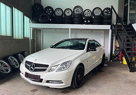 Mercedes-Benz E 200 E -Klasse Coupe CGI BlueEfficiency