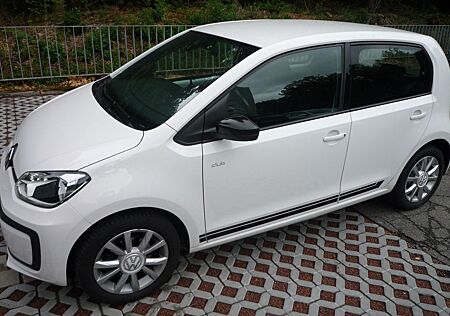 VW Up Volkswagen ! 1.0 44kW ASG club ! weiß 4 Türen