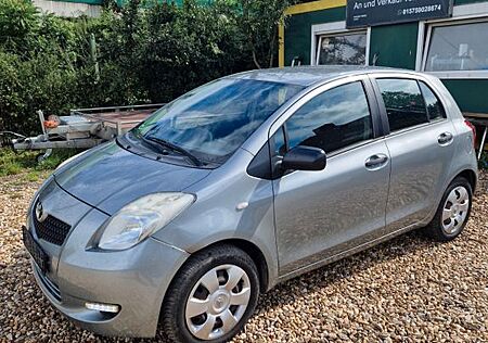 Toyota Yaris Cool