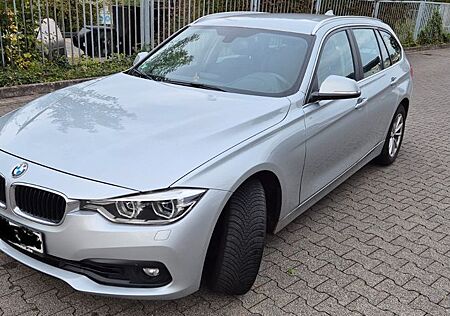 BMW 320i Touring - Automatik