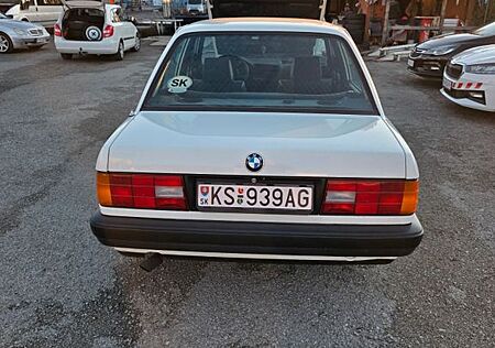 BMW 324