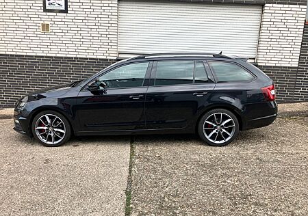 Skoda Octavia Combi 2,0 TDI RS* 4x4* 1.Hd.RFK*ACC*