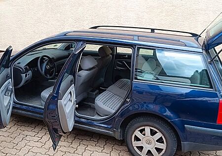 VW Passat Variant Volkswagen Passat 3B (B5) Variant Edition 1.6