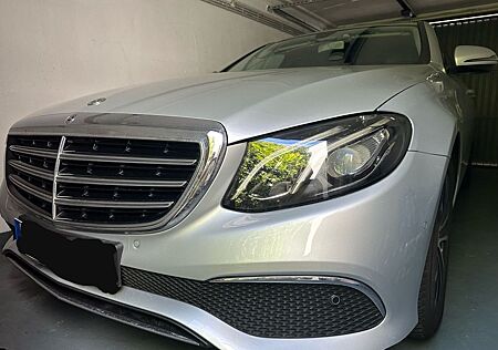 Mercedes-Benz E 300 d 9G Tronic / Limousine / Classic Front